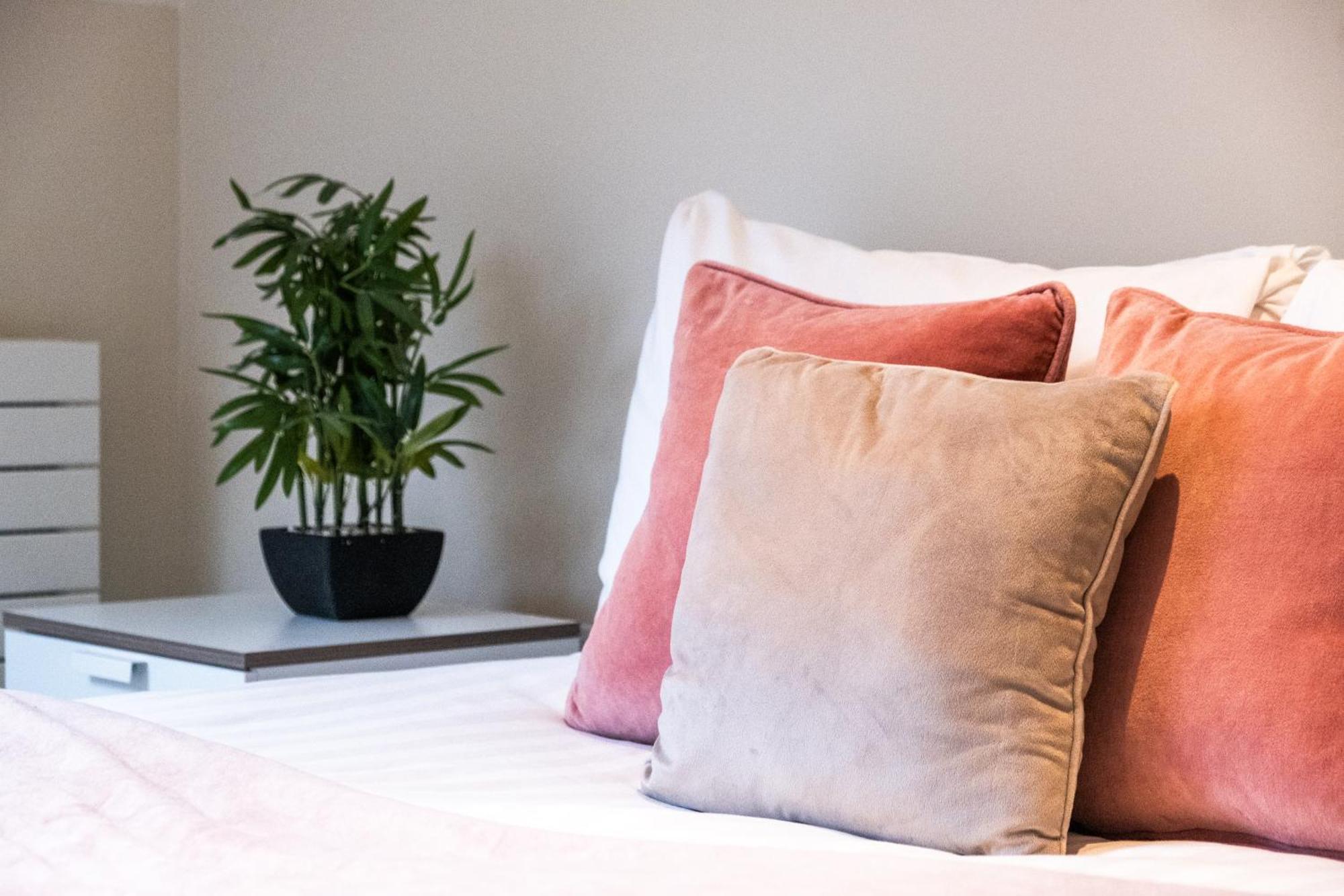 Osbourne House Pink 2 Bed, 2 And Half Bath Apartment Birmingham Bagian luar foto