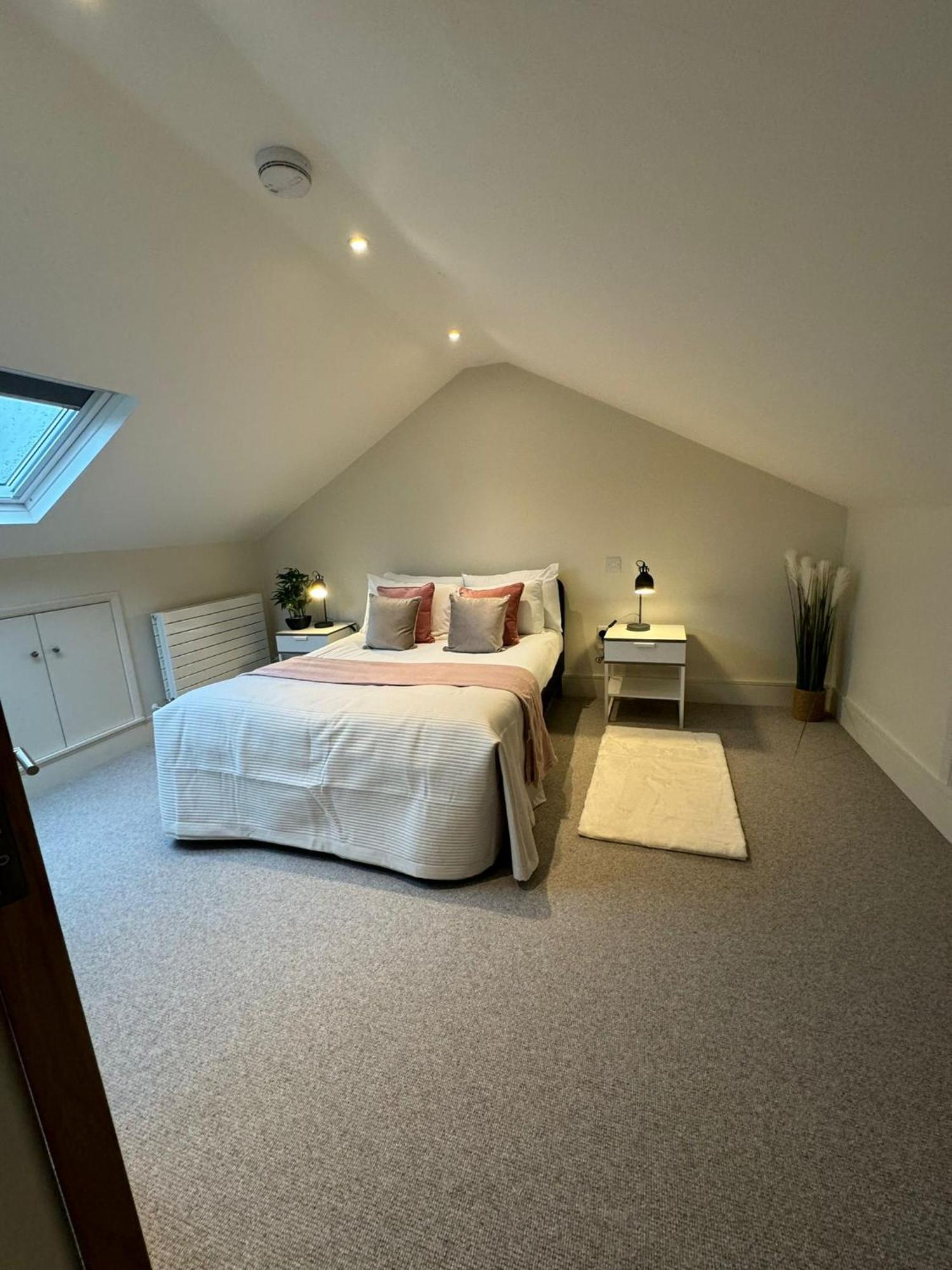 Osbourne House Pink 2 Bed, 2 And Half Bath Apartment Birmingham Bagian luar foto