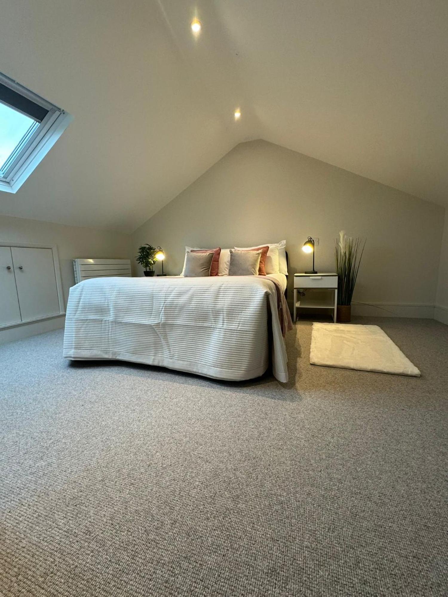 Osbourne House Pink 2 Bed, 2 And Half Bath Apartment Birmingham Bagian luar foto