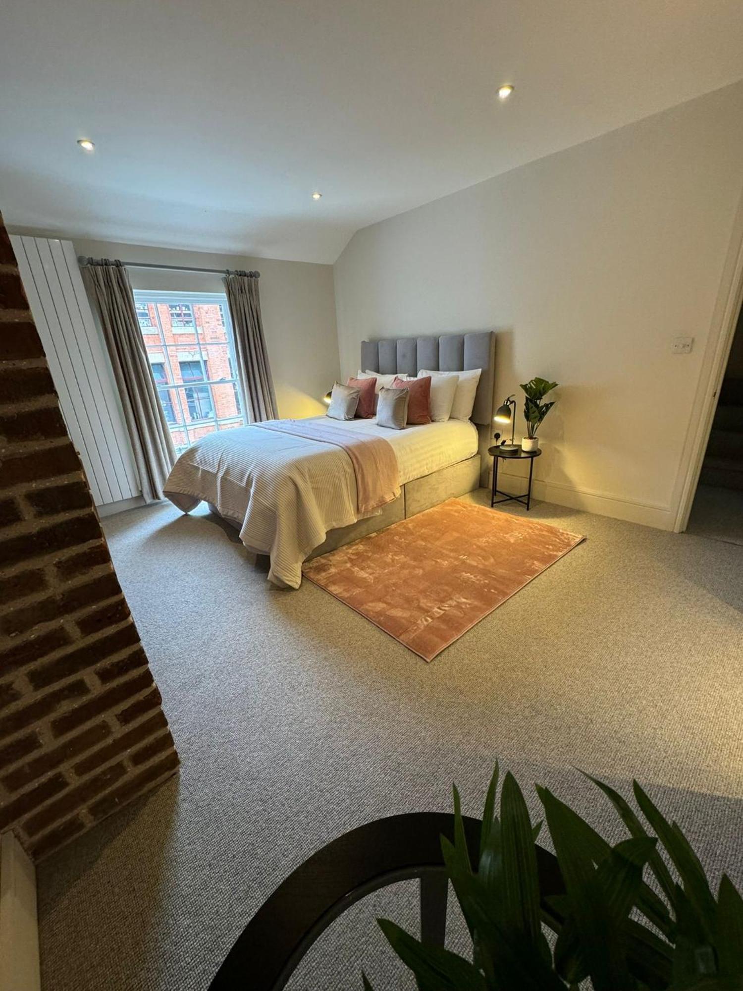 Osbourne House Pink 2 Bed, 2 And Half Bath Apartment Birmingham Bagian luar foto