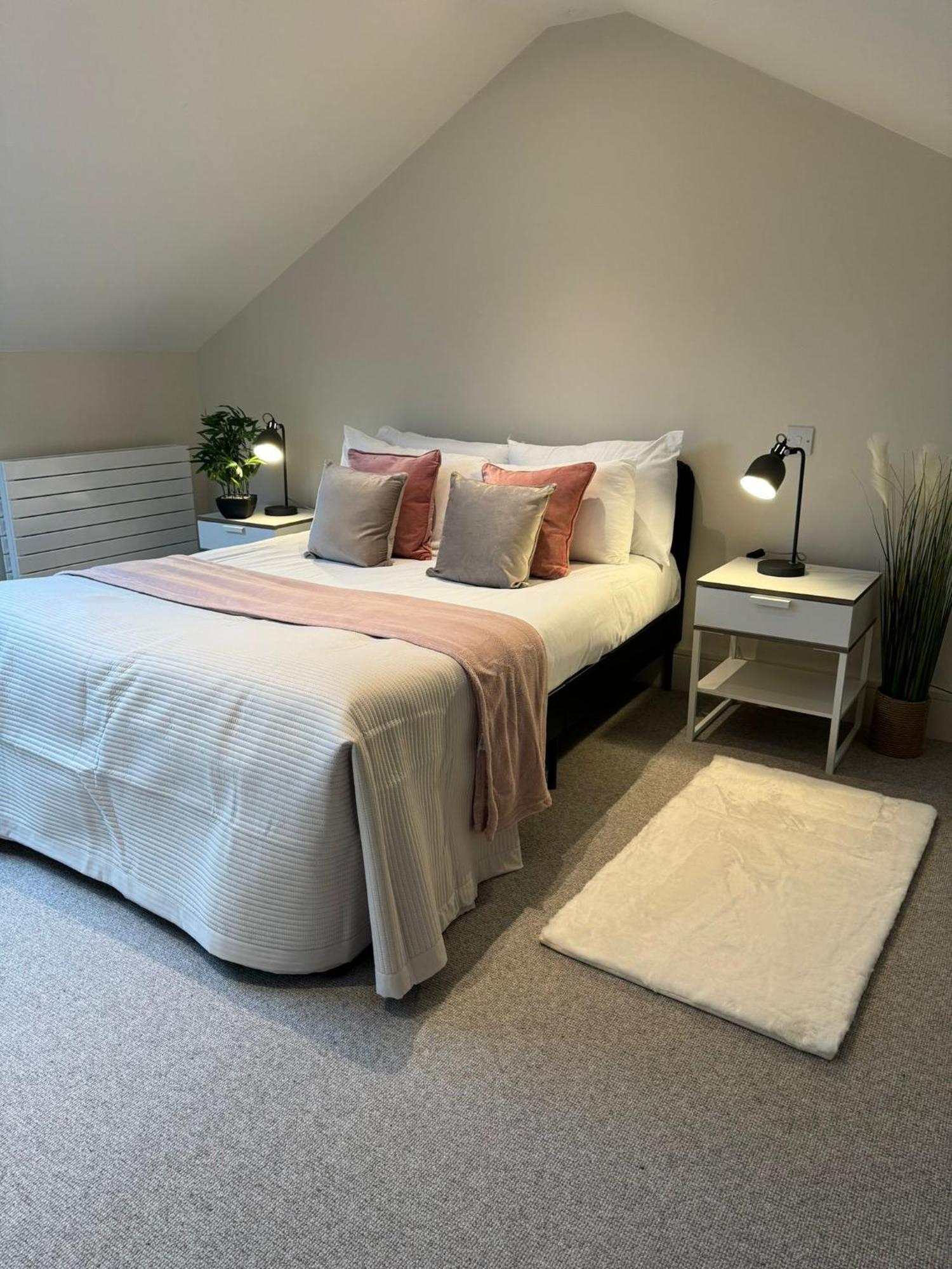 Osbourne House Pink 2 Bed, 2 And Half Bath Apartment Birmingham Bagian luar foto