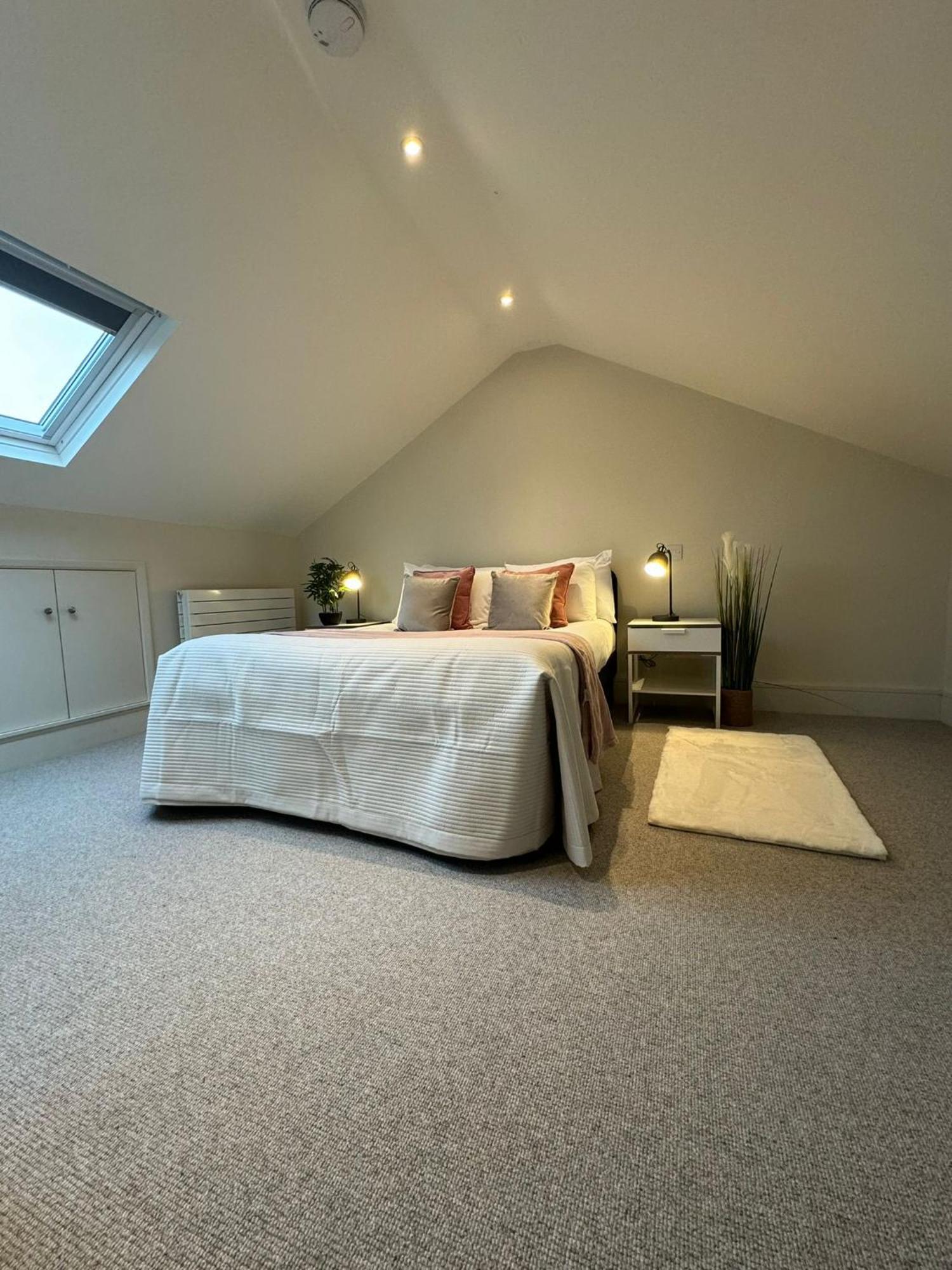 Osbourne House Pink 2 Bed, 2 And Half Bath Apartment Birmingham Bagian luar foto