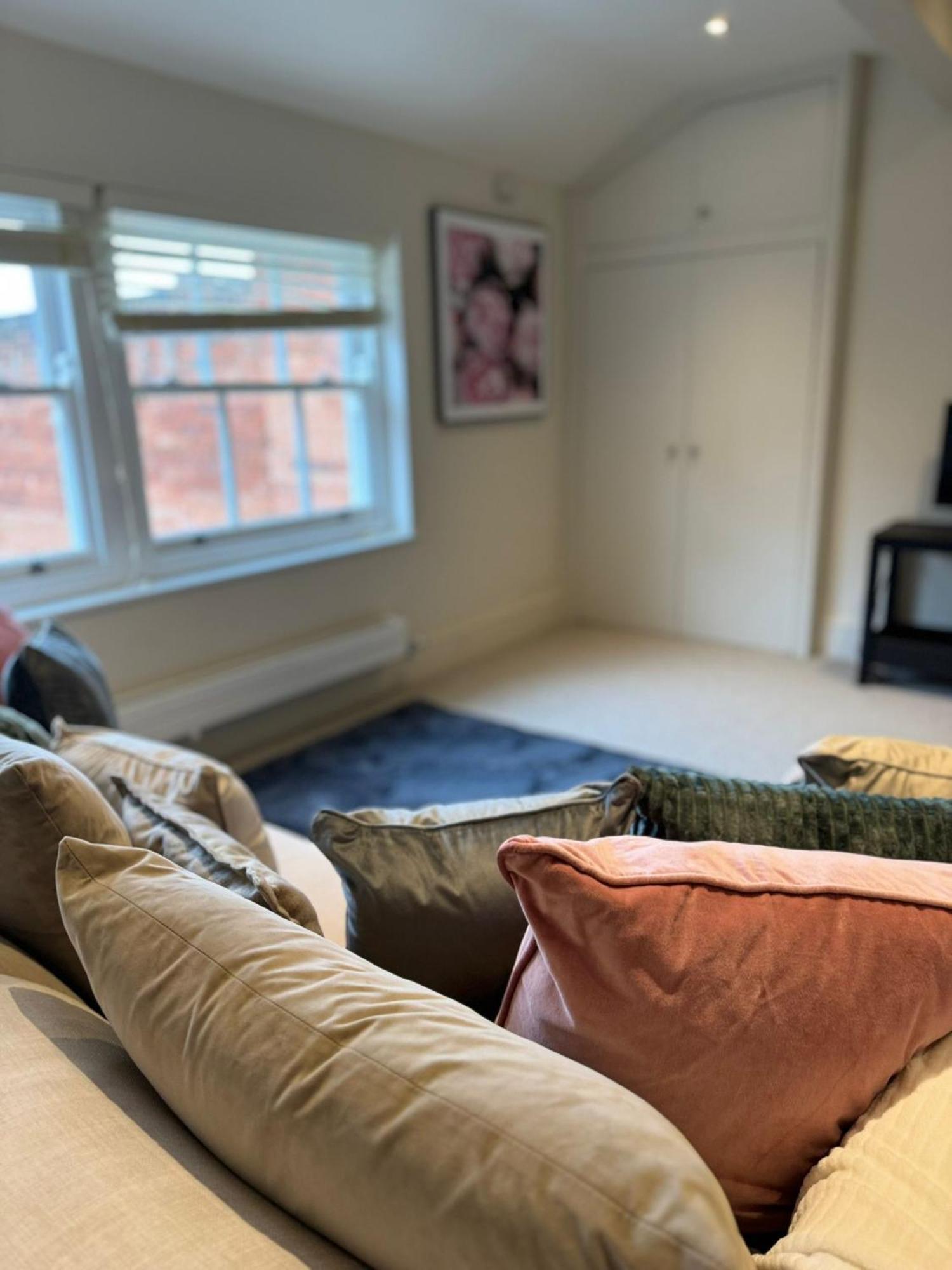 Osbourne House Pink 2 Bed, 2 And Half Bath Apartment Birmingham Bagian luar foto