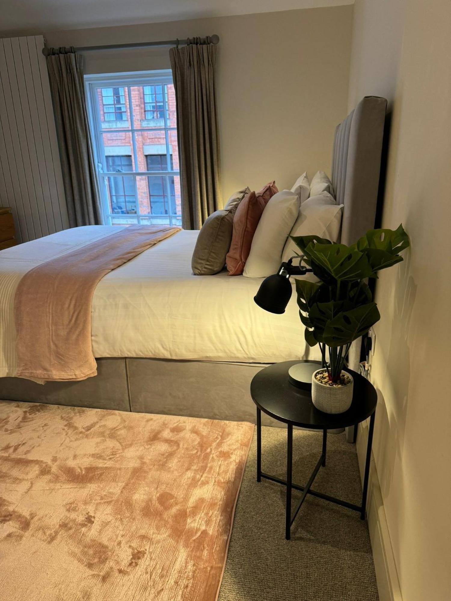 Osbourne House Pink 2 Bed, 2 And Half Bath Apartment Birmingham Bagian luar foto