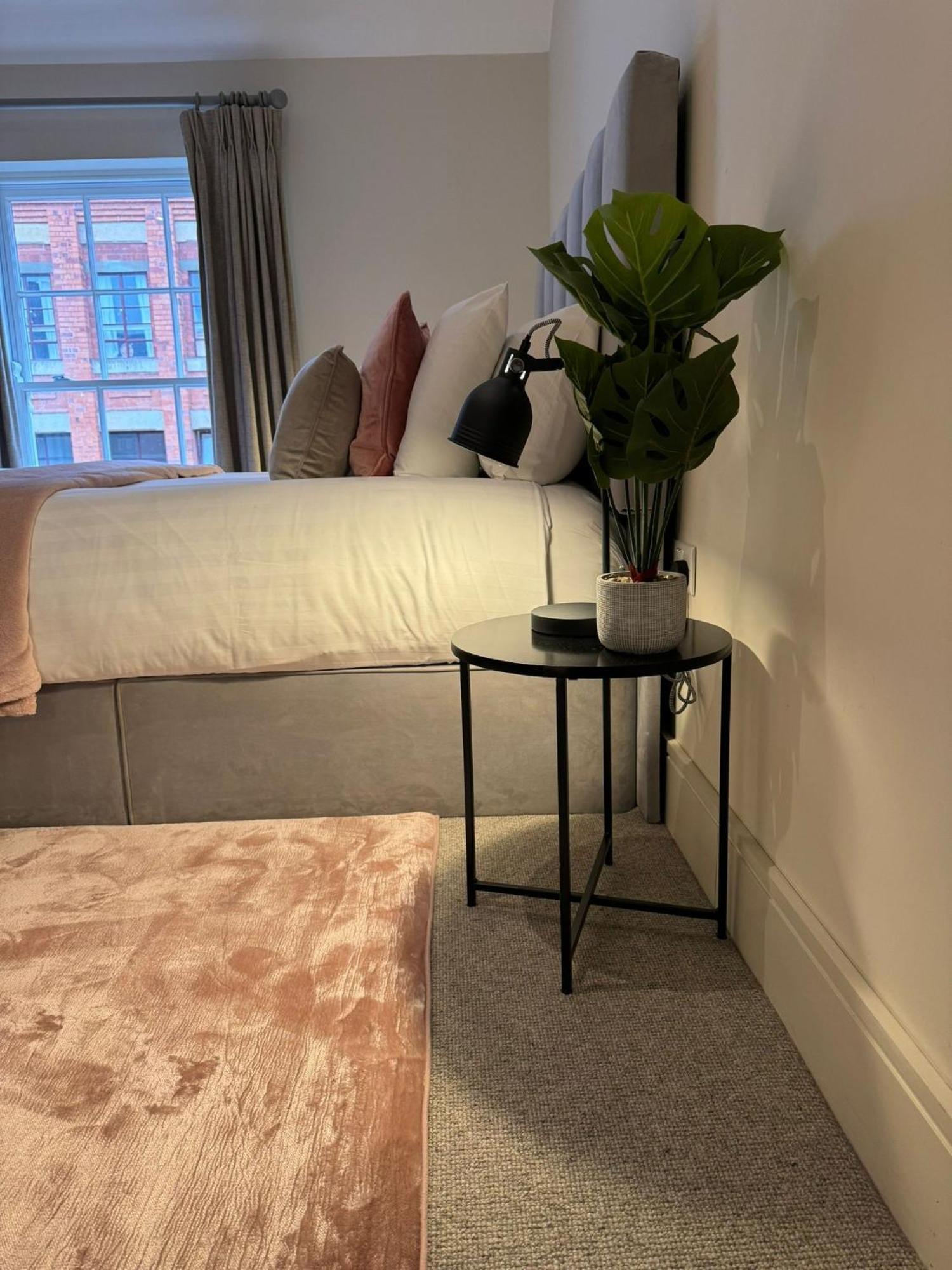 Osbourne House Pink 2 Bed, 2 And Half Bath Apartment Birmingham Bagian luar foto