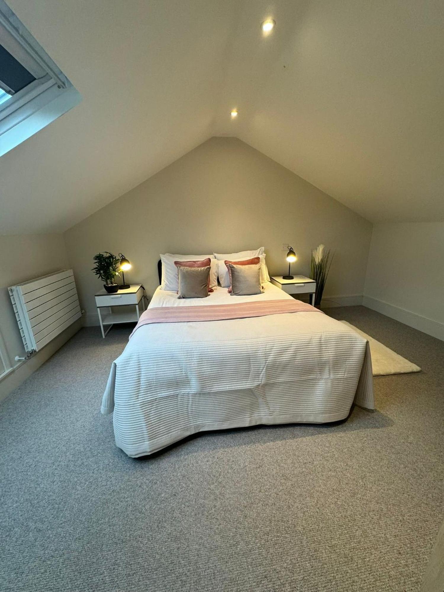 Osbourne House Pink 2 Bed, 2 And Half Bath Apartment Birmingham Bagian luar foto