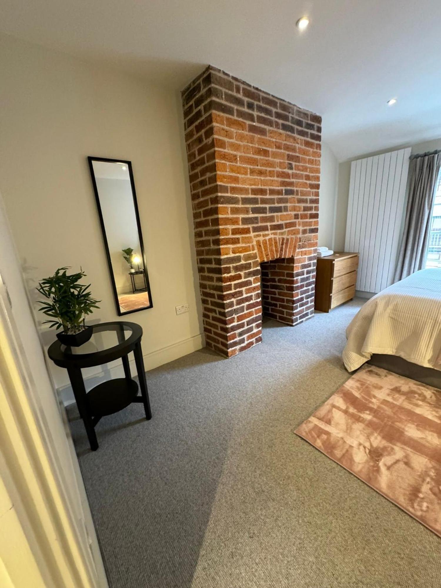 Osbourne House Pink 2 Bed, 2 And Half Bath Apartment Birmingham Bagian luar foto